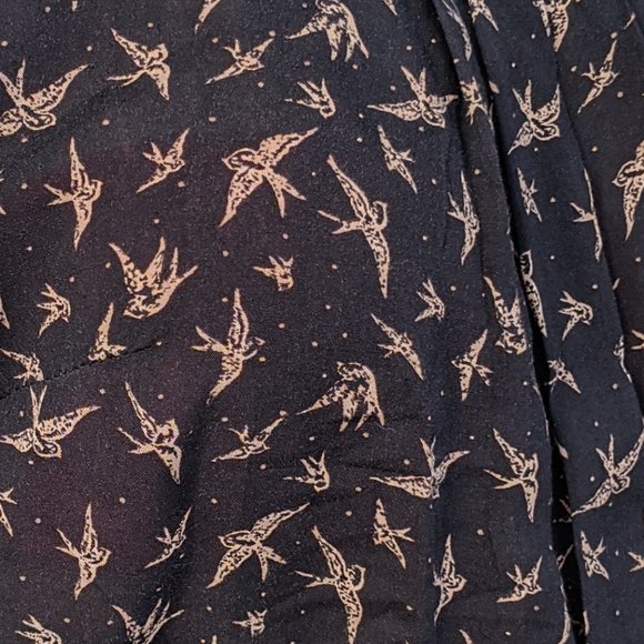Forever 21 Birds Flutter Sleeve Top, Sz. S - Picture 4 of 5